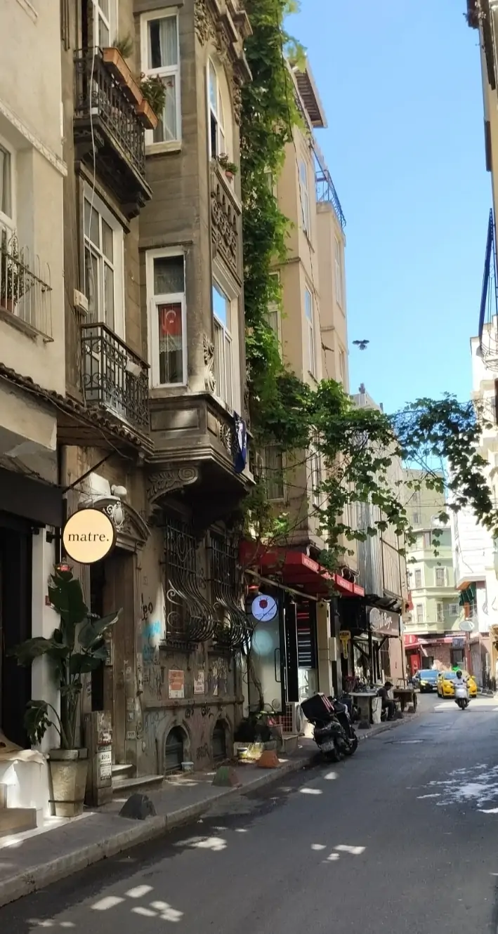 Beyoğlu’nun Gizli Vadisi: Çukurcuma’da Bir Gün