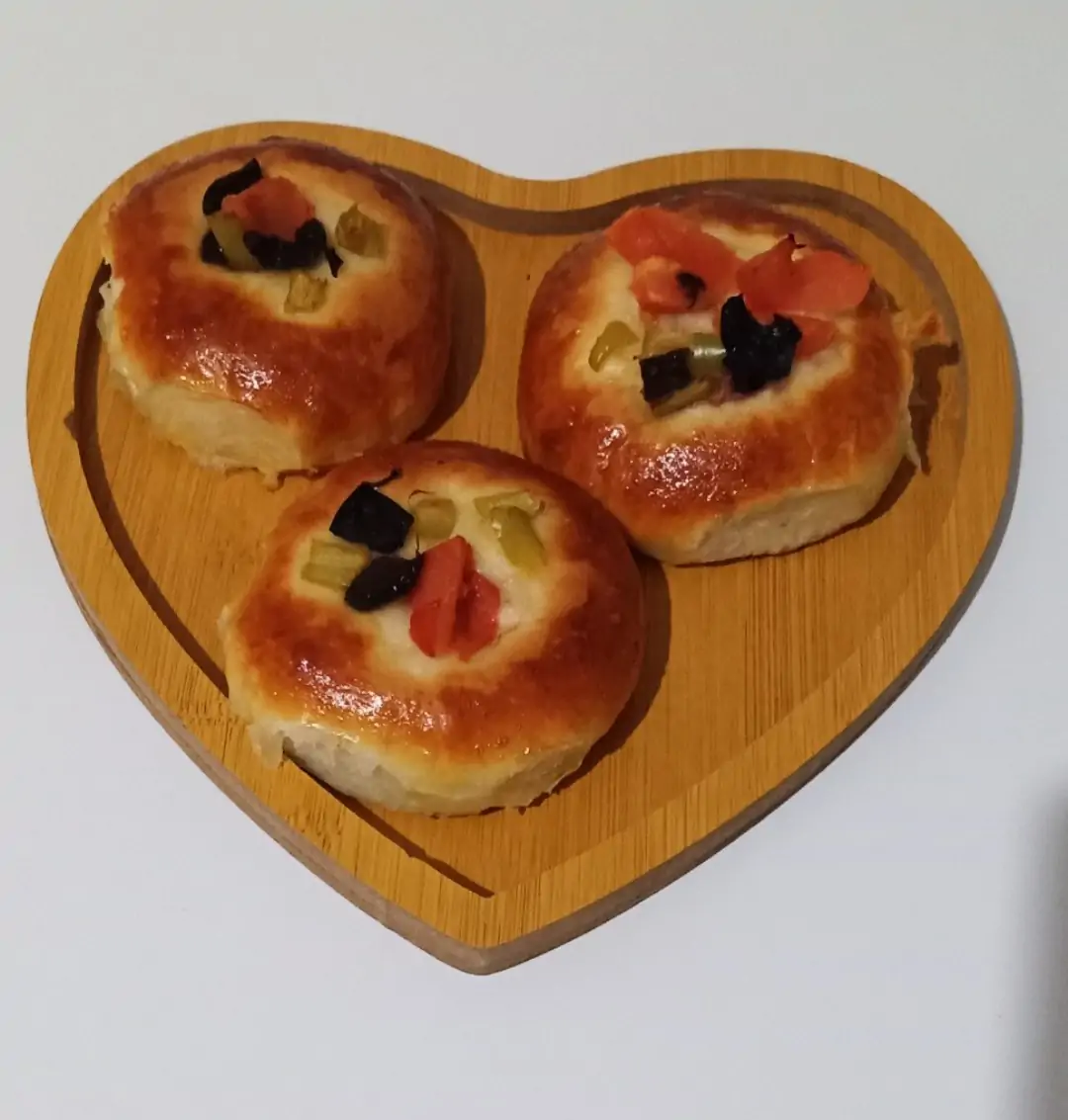 Pizza Tadında Yumuşacık Poğaça Tarifi